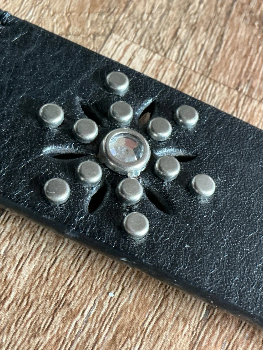 VTG Leather Belt Size M Women's Nine West Black Starburst Rhinestones Cut Outs